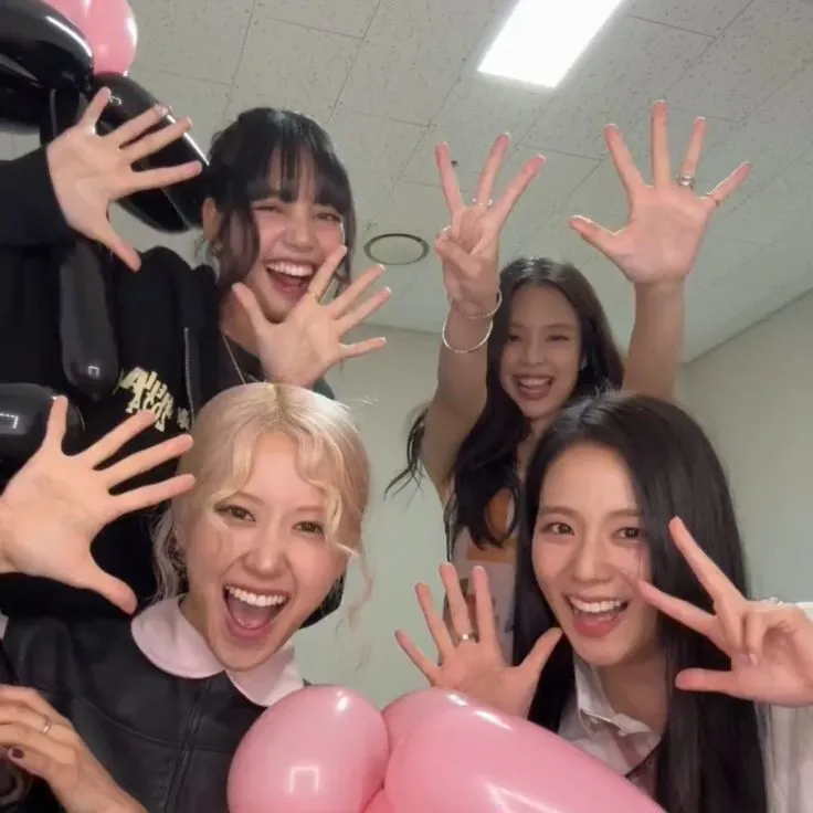 Lisa, Jennie, Jisoo, and Rose