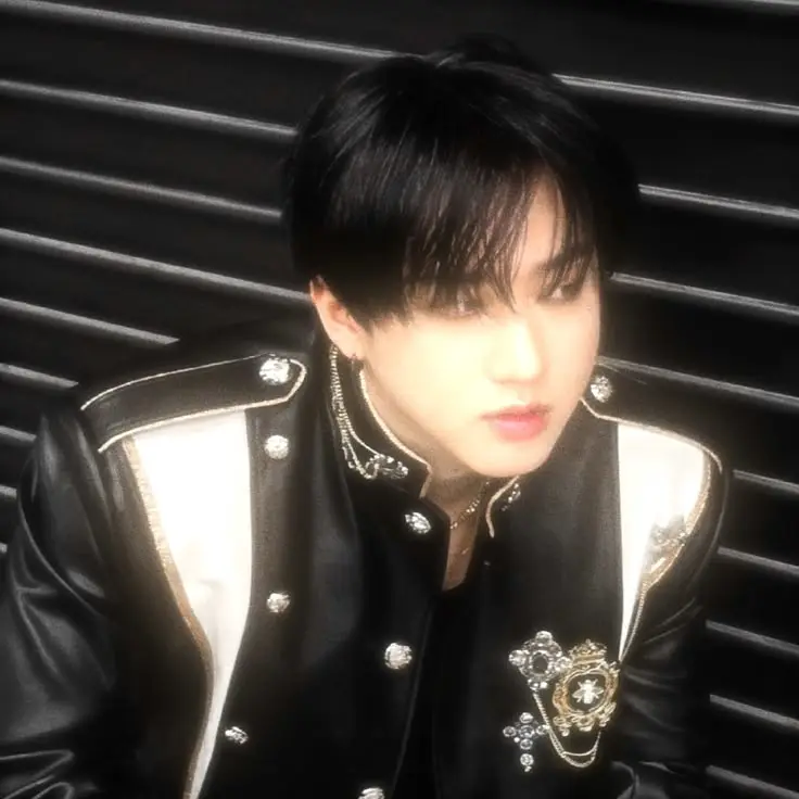 Changbin 🐰🐷
