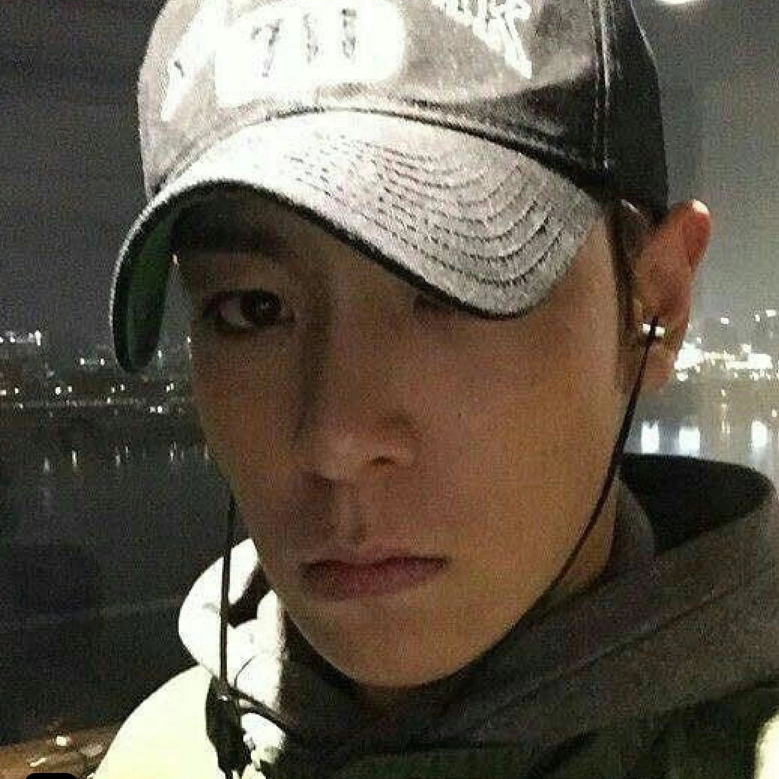 Choi Seung-hyun (top)