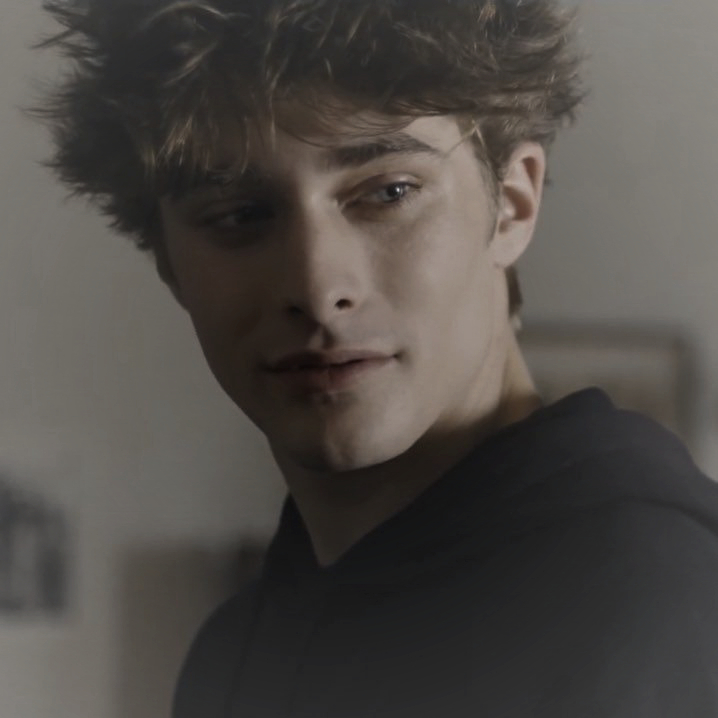 •[ Matthew ] •