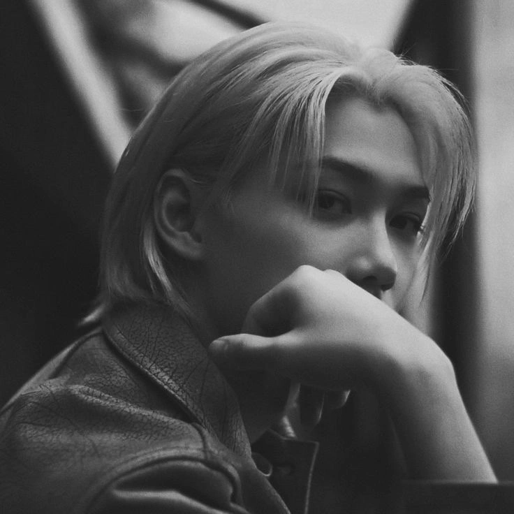 Lee Felix 𓂂 𓈒 ౨ৎ