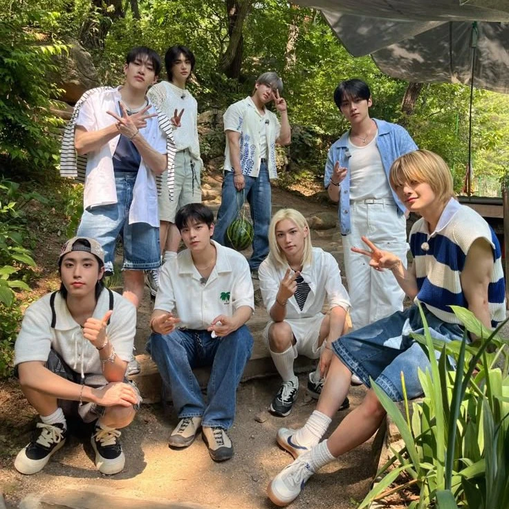Stray Kids