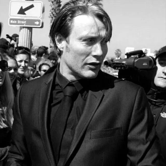 Mads Mikkelsen ۪ ֹ ᮫