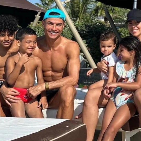 Ronaldo fam