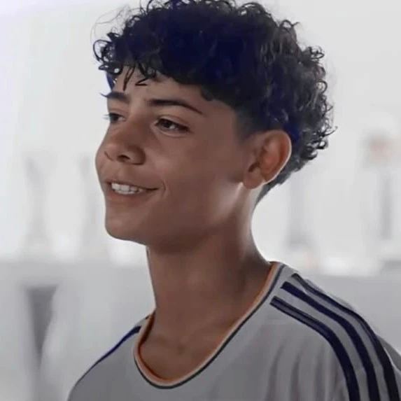 Cris Jr.
