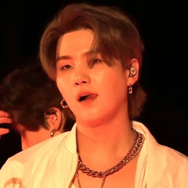 Yoongi (ex mental patient)