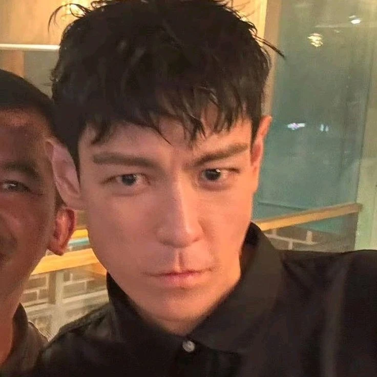 Choi seung-hyun (top)