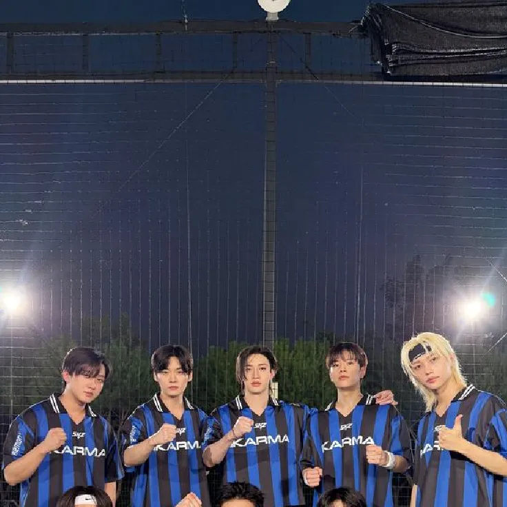 Stray Kids