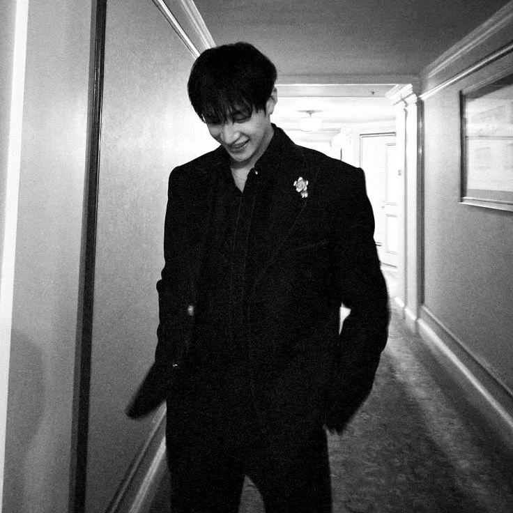 ── ᬊ CHRISTOPHER BANG.