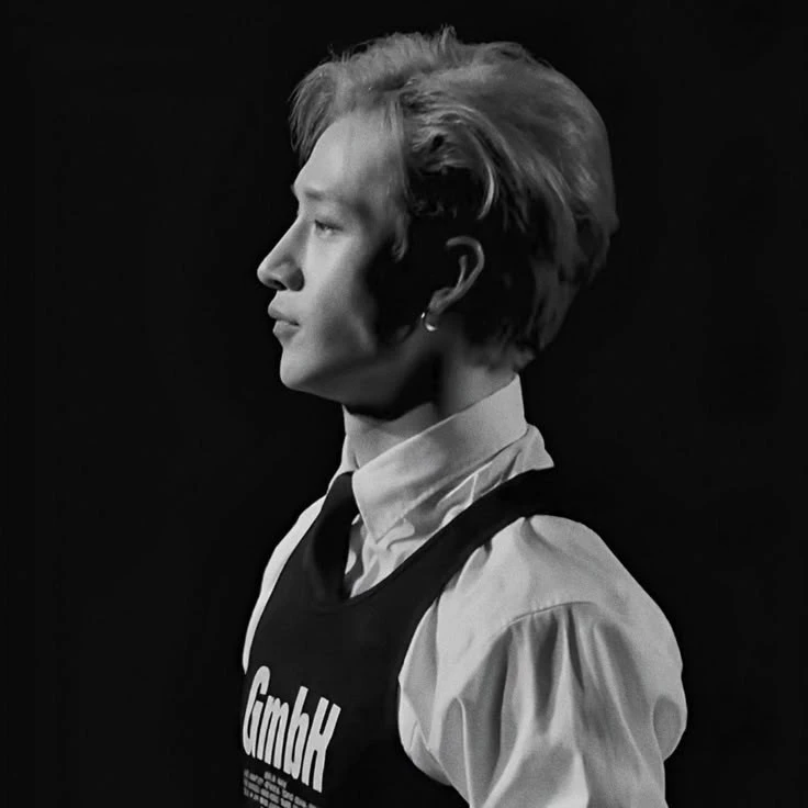 ─── 𝐂һrіsᥱ᥆⍴һᥱr 𝐁ᥲᥒg. (🐺)