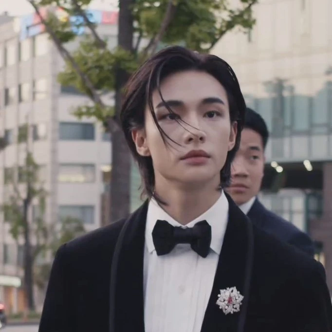 •°Hwang Hyunjin°•