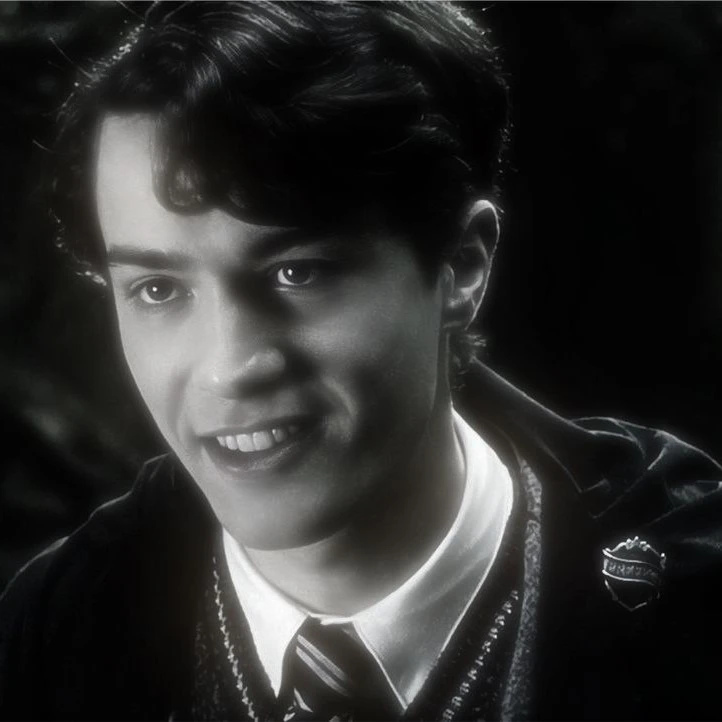 Tom Riddle ¹⁸