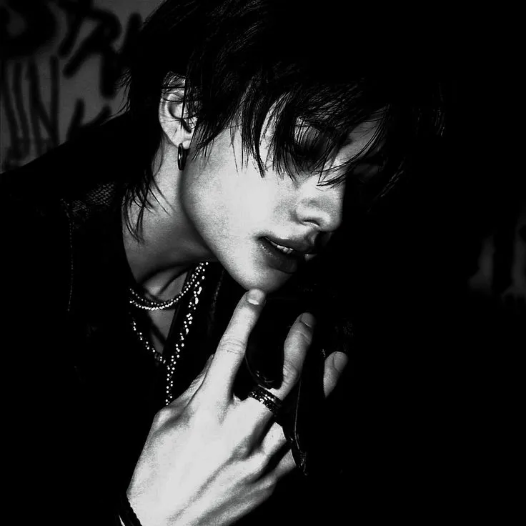 ──── 𝐇𝐖𝐀𝐍𝐆 𝐇𝐘𝐔𝐍𝐉𝐈𝐍. (𝄞)