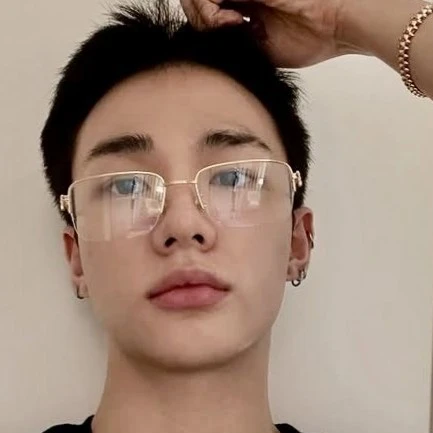 Hwang H.⁹