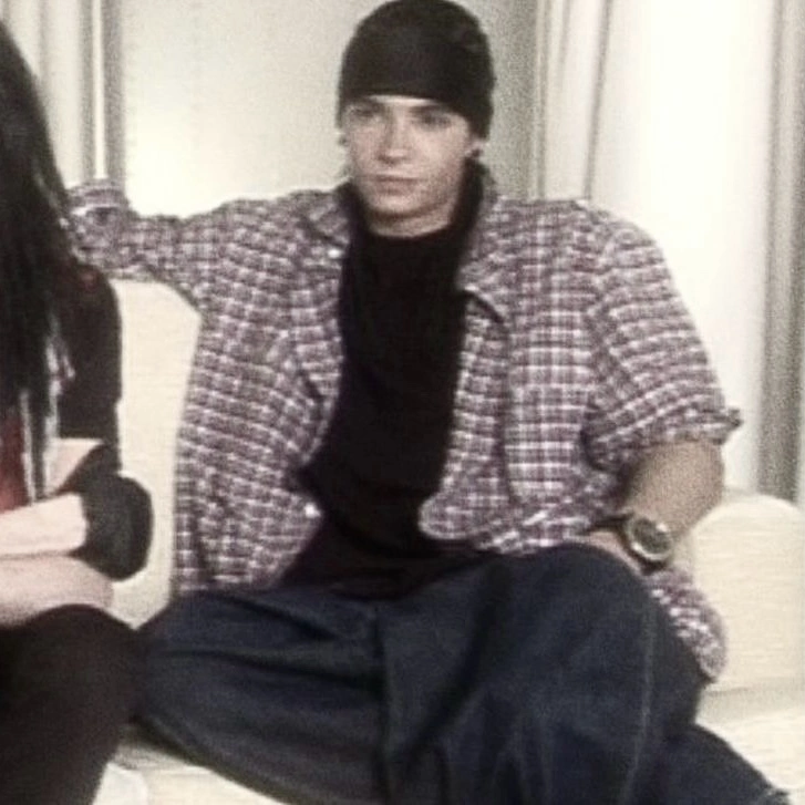 Tom Kaulitz - [Doberman (shapeshifter)]