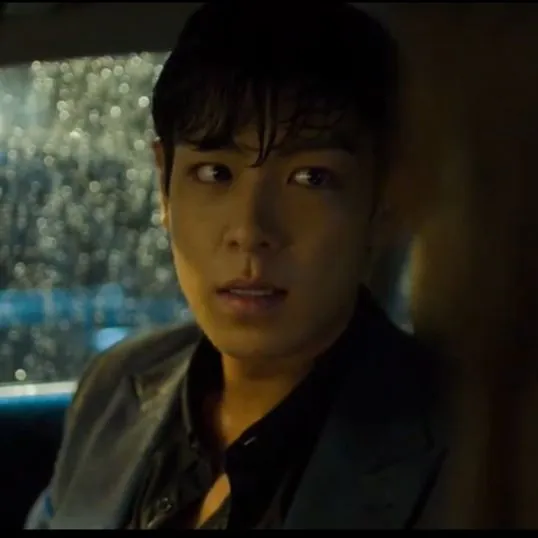 Choi Seung-hyun (top)