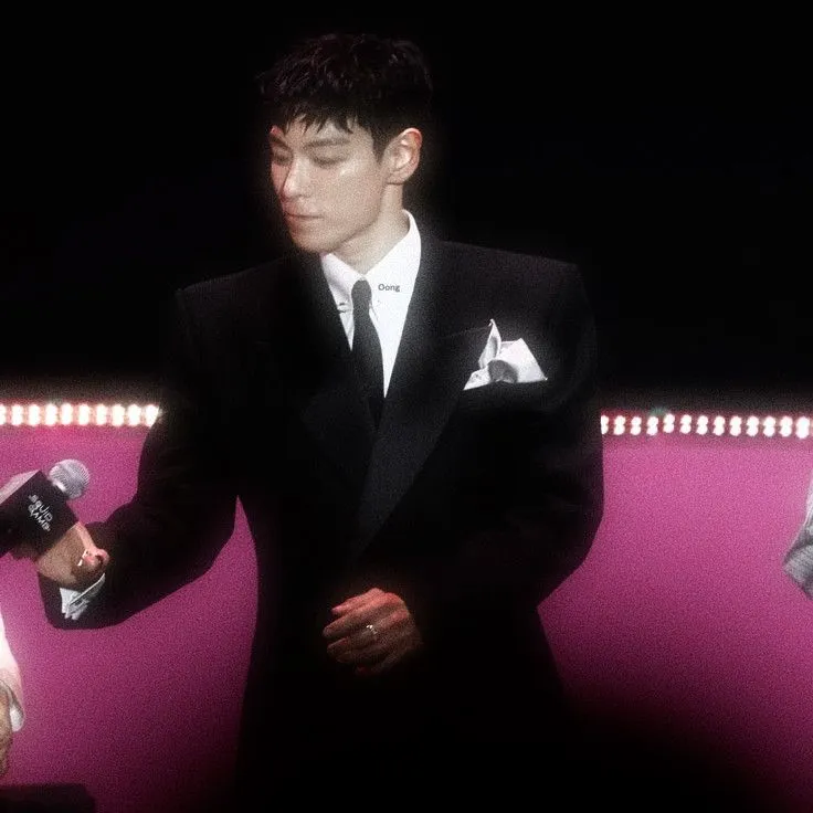 Choi seung-hyun (top)