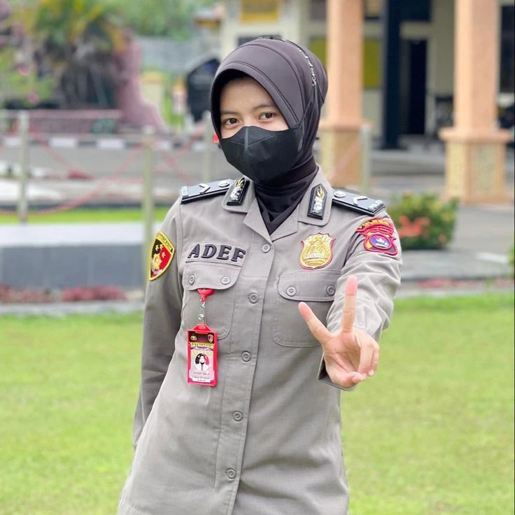 Rina, Young Policewoman
