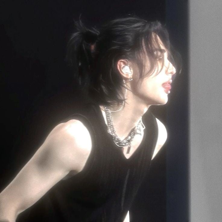 ╰┈➤Hyunjin.